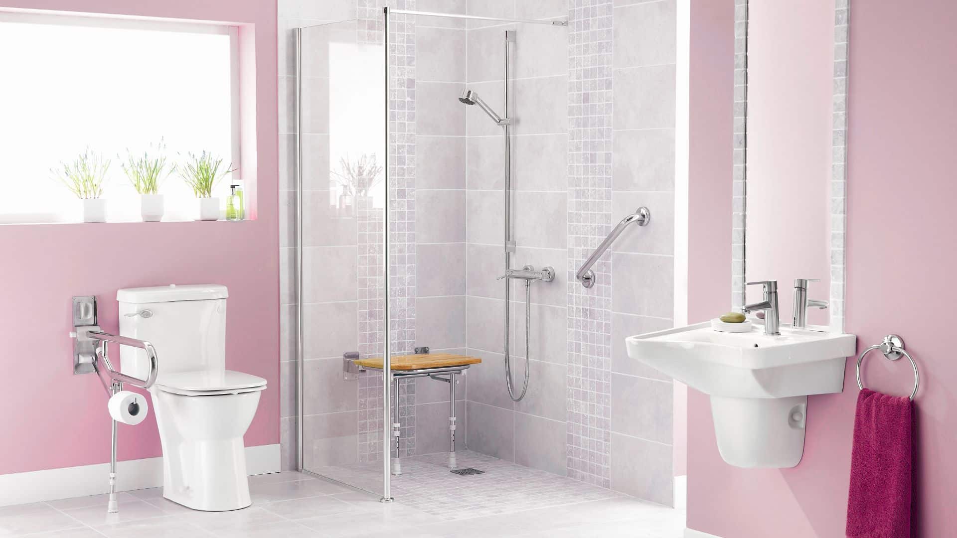 Aménagement de salle de bain par DOMetVIE Corsica Extension / Studio PMR - Corse
