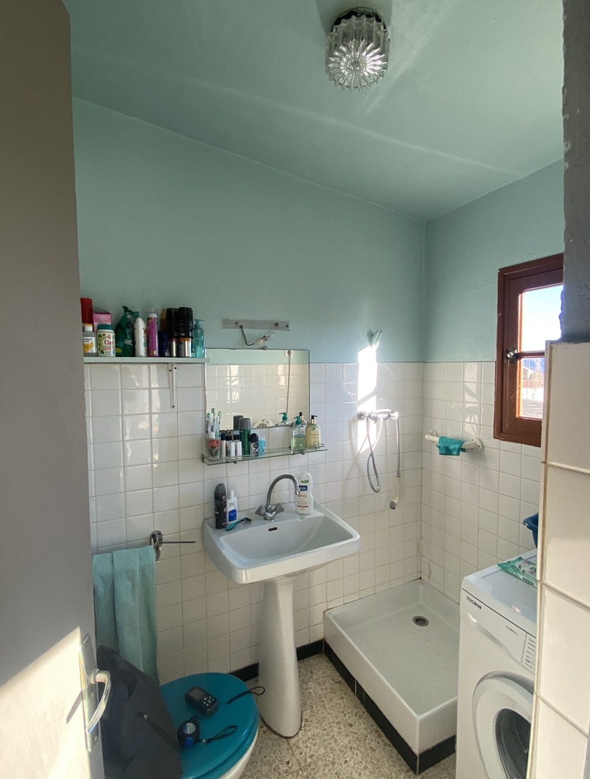 Aménagement complet d'une salle de bain à Ajaccio - Corse Avant la rénovation complète de la salle de bains à Ajaccio