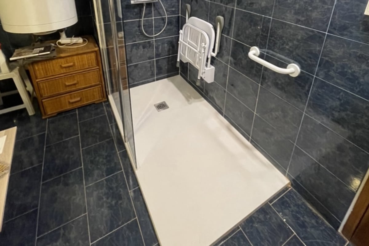 photo-changement-salle-de-bain-01 remplacement de baignoire par douche Bastia